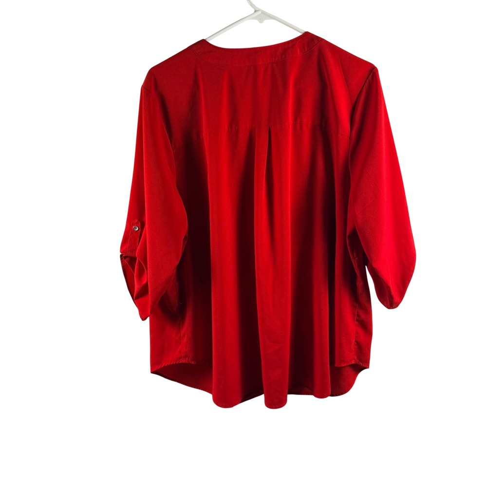 Boutique Women Red Zip V-Neck 3/4 Tab Sleeve Blouse Plus Size 1X - Picture 2 of 6